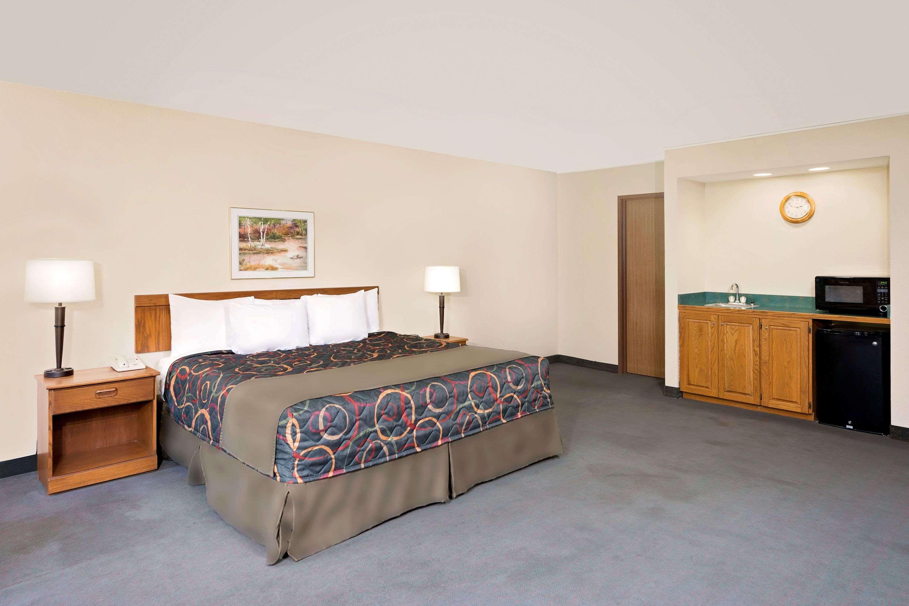 Days Inn By Wyndham Boonville Zewnętrze zdjęcie